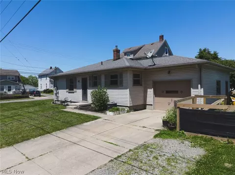701 Jones St, Hubbard, OH 44425