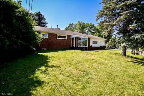 5011 W Boulevard NW, Canton, OH 44718