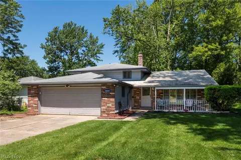 23630 Carriage Ln, North Olmsted, OH 44070