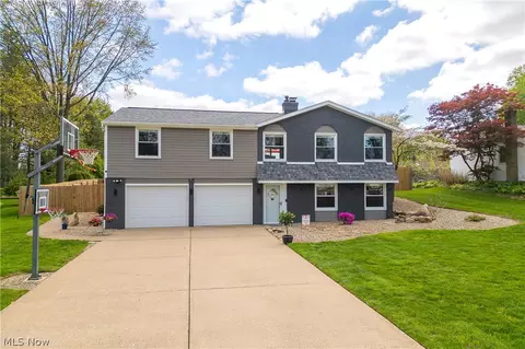 8318 Kellydale St NW, Massillon, OH 44646