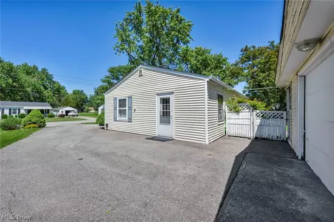 683 Lucille Dr, Elyria, OH 44035 photo 32