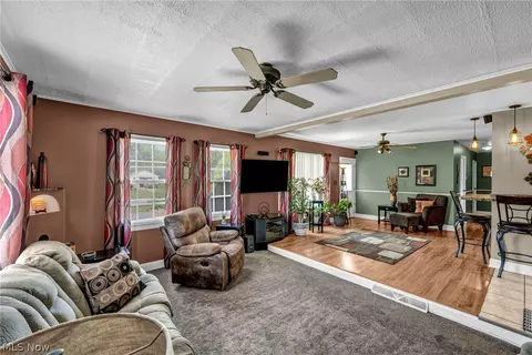 683 Lucille Dr, Elyria, OH 44035 photo 18