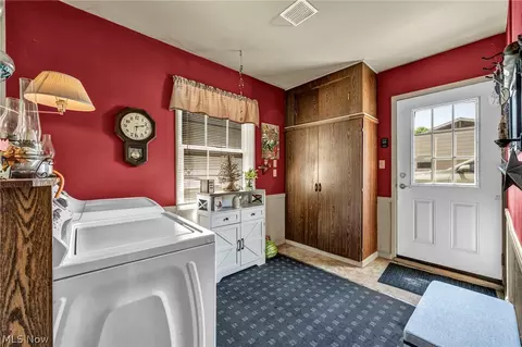 683 Lucille Dr, Elyria, OH 44035 photo 5