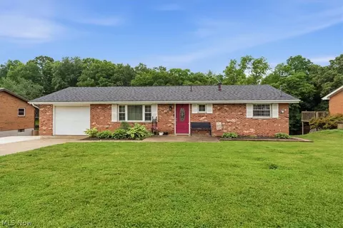47 W Lubeck Hills Dr, Washington, WV 26181