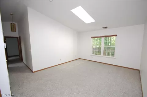 Living - 1327 Fox Run Dr, Boardman, OH 44512 photo 2 of 3