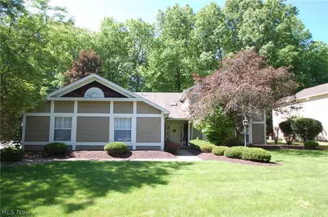 1327 Fox Run Dr, Boardman, OH 44512