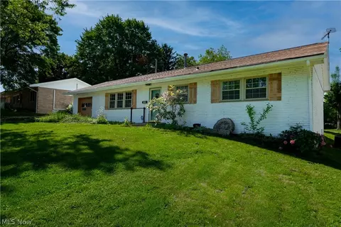 4660 4th St NW, Canton, OH 44708