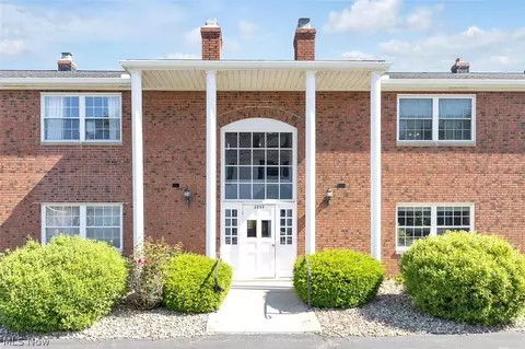 2854 Pease Dr #203S, Rocky River, OH 44116