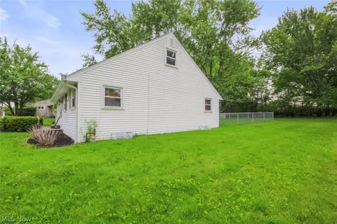 Exterior - 5540 West Blvd, Boardman, OH 44512 photo 2 of 4