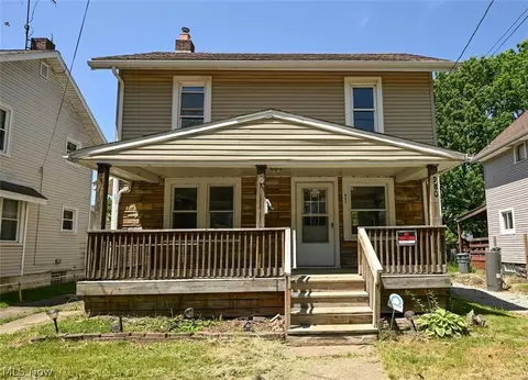 980 Neptune Ave, Akron, OH 44301