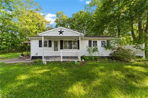 41511 Hazelwood St, Elyria, OH 44035