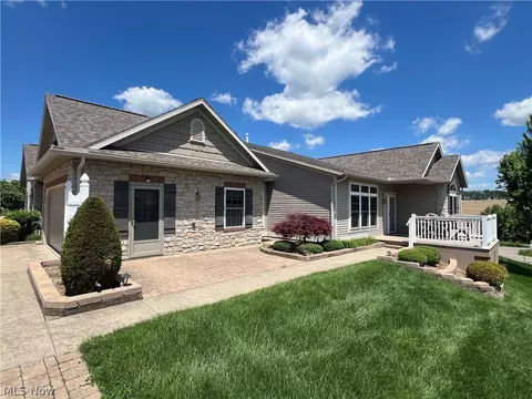203 Heritage Xing SE, Sugarcreek, OH 44681