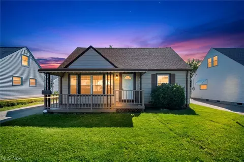 424 E 308th St, Willowick, OH 44095