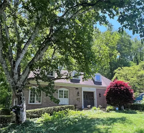 739 Castle Blvd, Akron, OH 44313