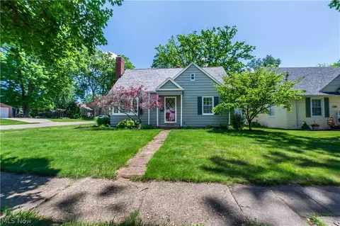 2267 15th St, Cuyahoga Falls, OH 44223