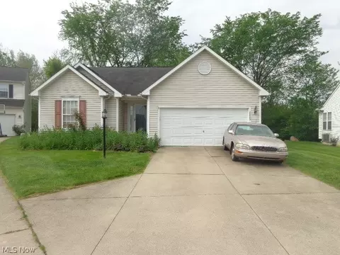 8489 Antlers Trl, North Ridgeville, OH 44039