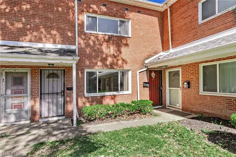 23673 Banbury Cir #13, Warrensville Heights, OH 44128