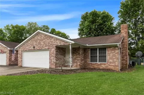 1616 Quail Hollow Dr, Cambridge, OH 43725