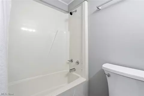 Bath - 490 Arabian Ct, Lagrange, OH 44050 photo 3 of 3