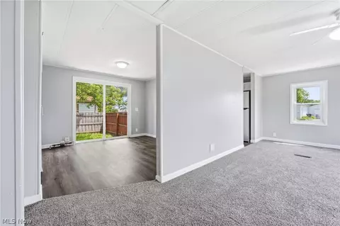 Living - 490 Arabian Ct, Lagrange, OH 44050 photo 2 of 5