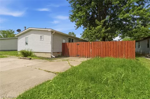Exterior - 490 Arabian Ct, Lagrange, OH 44050 photo 1 of 2