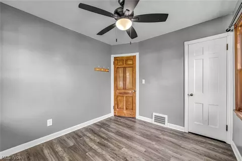 208 Longfellow St, Elyria, OH 44035 photo 22