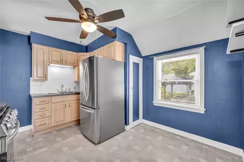 208 Longfellow St, Elyria, OH 44035 photo 16