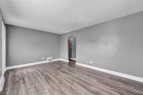 208 Longfellow St, Elyria, OH 44035 photo 6