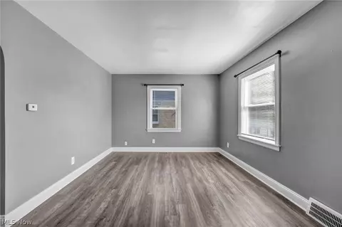 208 Longfellow St, Elyria, OH 44035 photo 7