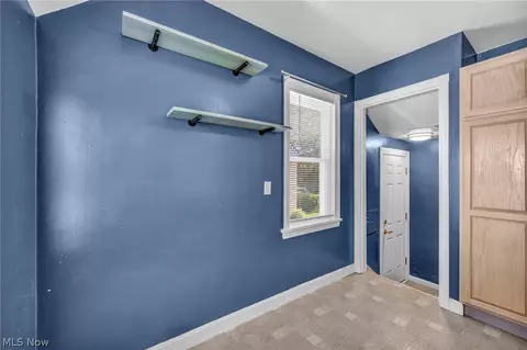 Entry Way - 208 Longfellow St, Elyria, OH 44035 photo 1 of 4