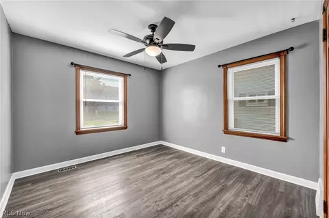 Bedroom - 208 Longfellow St, Elyria, OH 44035 photo 2 of 7