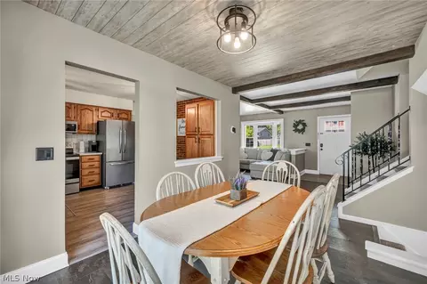 Dining - 127 Edgefield Dr, Elyria, OH 44035 photo 3 of 5