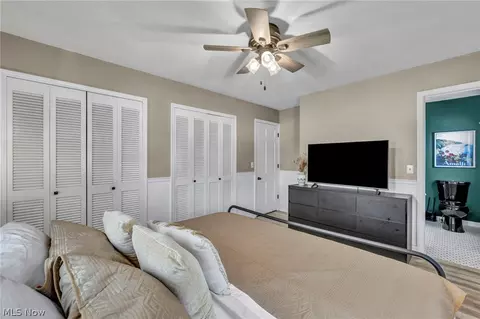 Bedroom - 127 Edgefield Dr, Elyria, OH 44035 photo 3 of 13