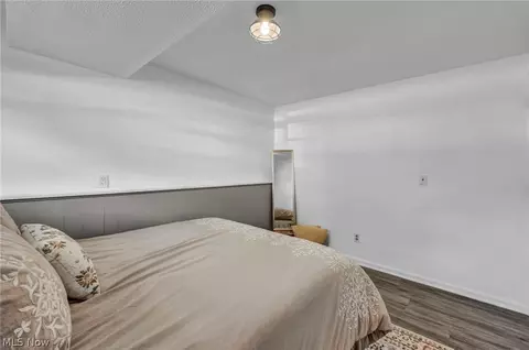 Bedroom - 127 Edgefield Dr, Elyria, OH 44035 photo 6 of 13