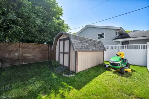 127 Edgefield Dr, Elyria, OH 44035 photo 44