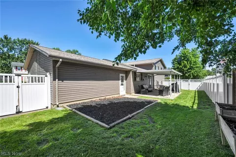 127 Edgefield Dr, Elyria, OH 44035 photo 41