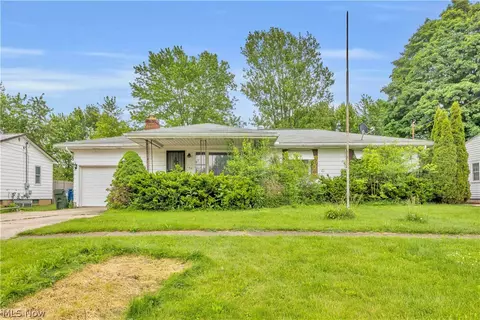 146 East St, Wellington, OH 44090
