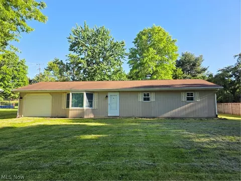 1795 Allen Dr, Salem, OH 44460