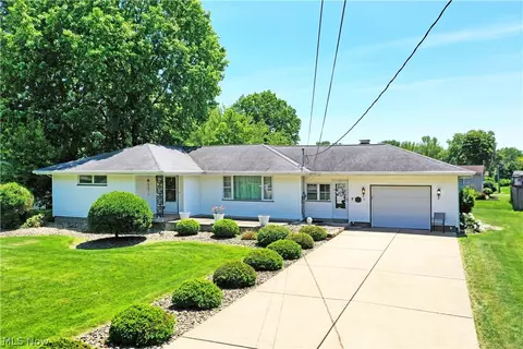 26 Potomac Ave, Niles, OH 44446