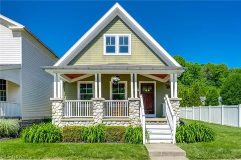 750 Hickory St, Akron, OH 44303