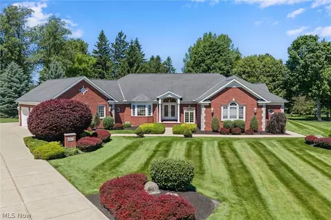 427 Diana Ct, Highland Heights, OH 44143