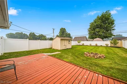 Exterior - 4820 Forest Rd, Mentor, OH 44060 photo 9 of 9