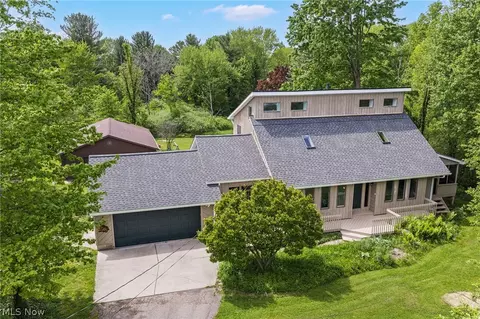 13014 Manor Dr, Chardon, OH 44024