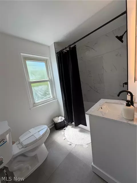Bath - 230 E 211th St, Euclid, OH 44123 photo 1 of 9