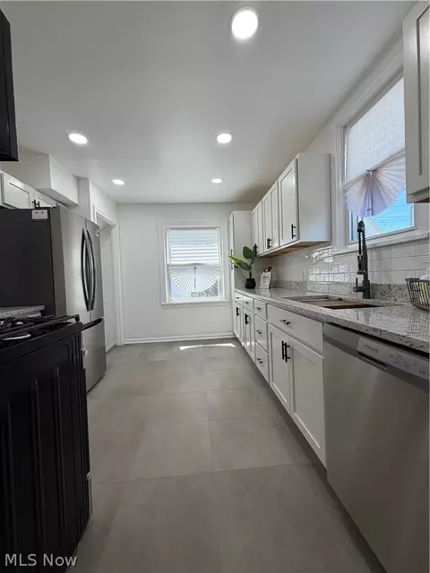 Kitchen - 230 E 211th St, Euclid, OH 44123 photo 2 of 8