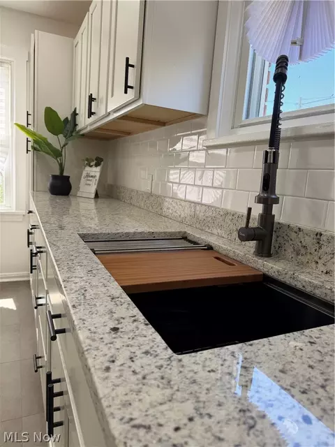 Kitchen - 230 E 211th St, Euclid, OH 44123 photo 8 of 8