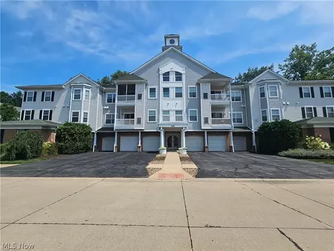 718 Aqua Marine Blvd, Avon Lake, OH 44012
