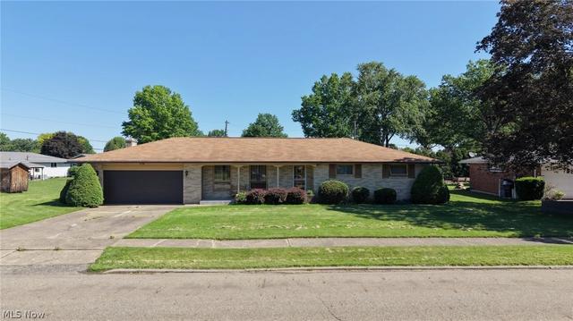 333 Hilan Ave SW, New Philadelphia, OH 44663