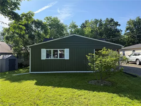 865 East Blvd, Aurora, OH 44202