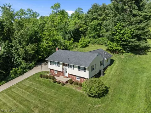 71660 Sunny Acres Dr, Martins Ferry, OH 43935